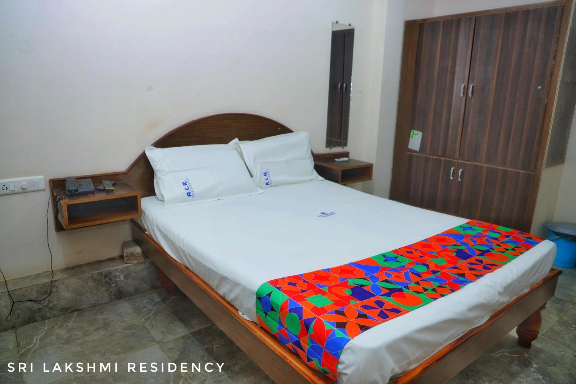 Sri Lakshmi Residency Hotel Тирупати Екстериор снимка