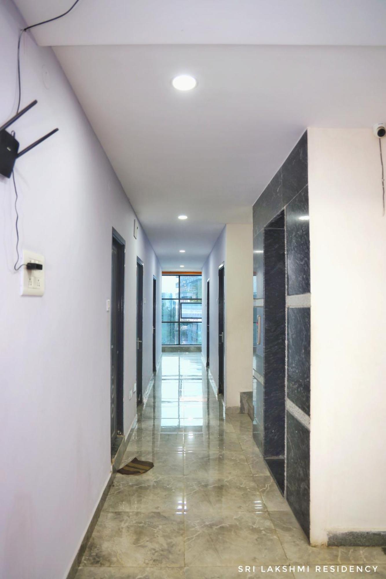 Sri Lakshmi Residency Hotel Тирупати Екстериор снимка