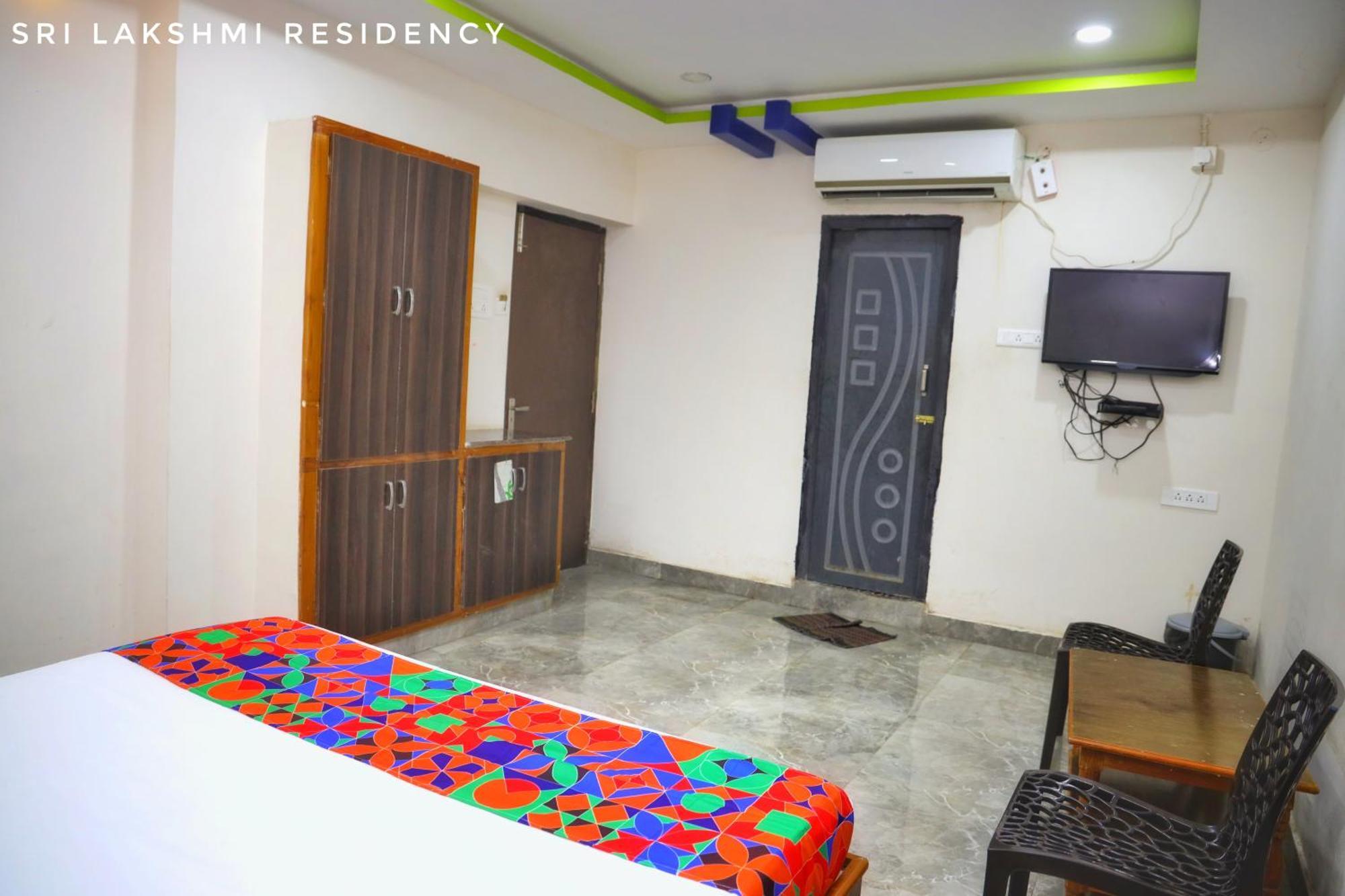 Sri Lakshmi Residency Hotel Тирупати Екстериор снимка
